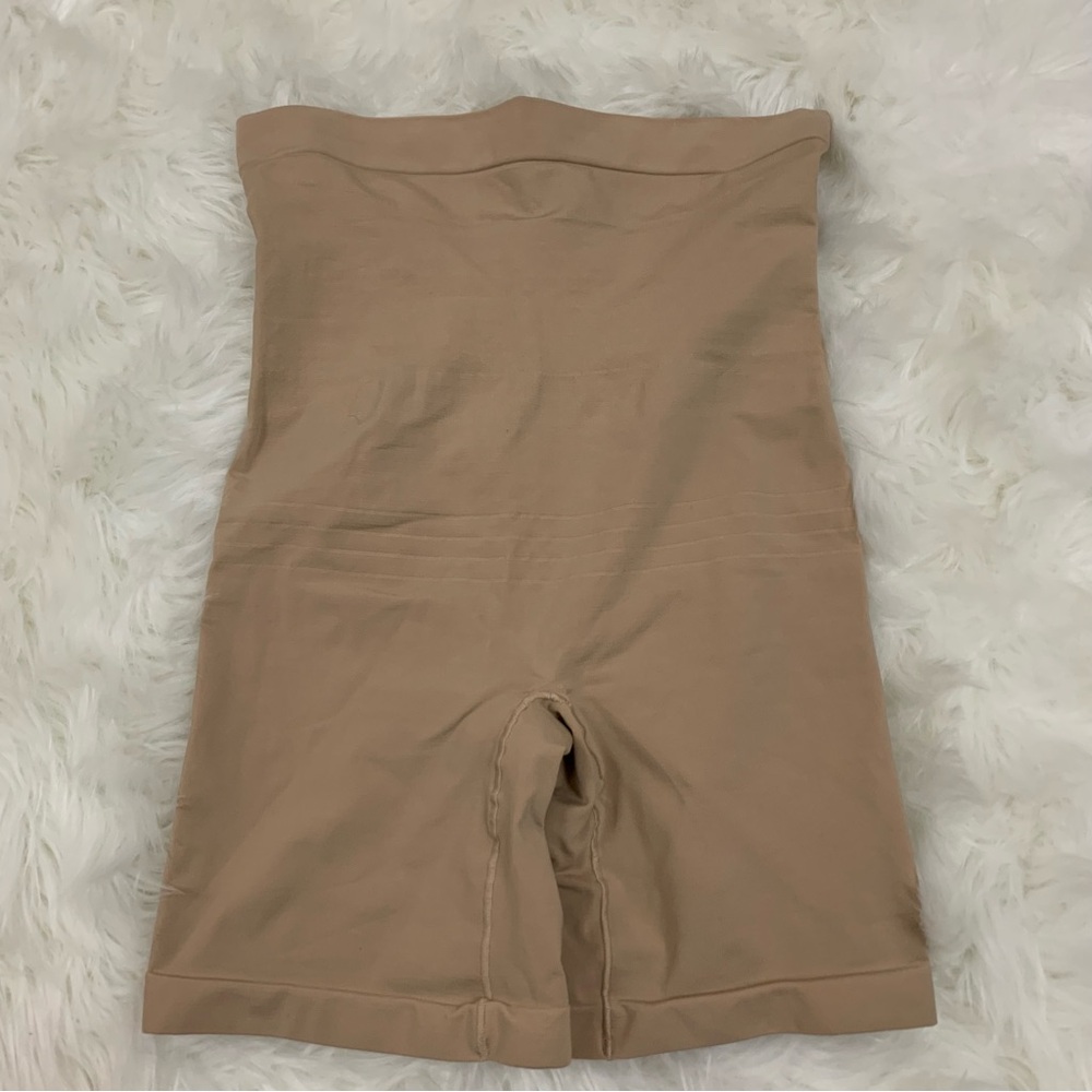 Control IT! Nude Shorts Body Shapewear - Picture 10 of 11